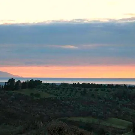 Dimora Del Mandorlo Etrusco * Cecina (Livorno)